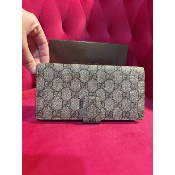 Gucci GG Supreme Pink Wallet w/ Heart - Picture 2 of 8